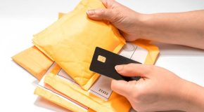 Arnaque au QR code: De fausses cartes bancaires dans vos boîtes aux lettres